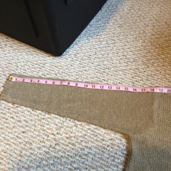 EUC Mod Ref Cafe All Day Sweater * Medium * - Picture 7 of 10